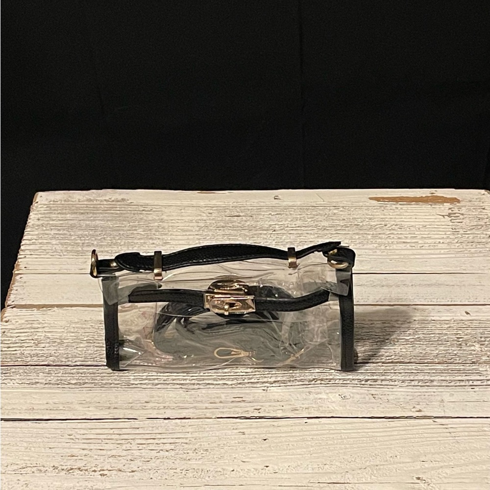 Clear stadium purse with adjustable strap - Picture 2 of 3